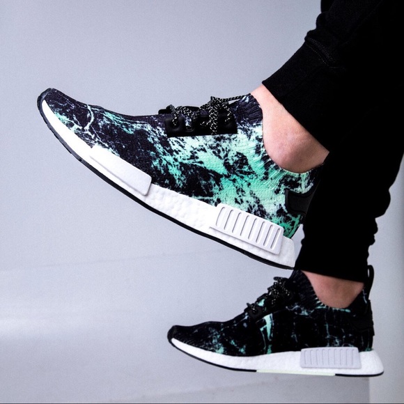 Adidas NMD R1 Primeknit - Picture 2 of 16